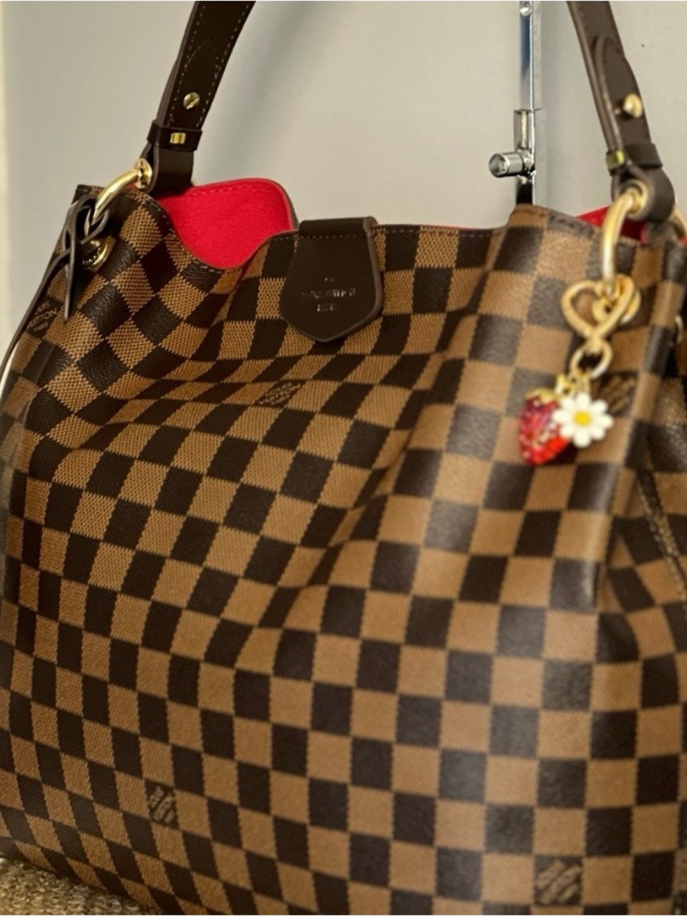 FASHION Brown Checkered Shoulder Tote Bag with Red Interior - Picture 2 of 4
